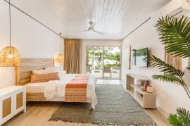 Casa Perla: Oceanfront House For Sale in Playa Langosta