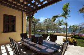Casa de Tom - 15 Paseo del Mar: Timeless 5-Bedroom Beachfront Villa on Paseo del Mar, Las Catalinas