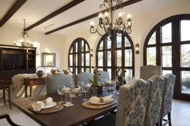 Casa de Tom - 15 Paseo del Mar: Timeless 5-Bedroom Beachfront Villa on Paseo del Mar, Las Catalinas