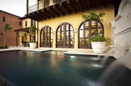 Casa de Tom - 15 Paseo del Mar: Timeless 5-Bedroom Beachfront Villa on Paseo del Mar, Las Catalinas