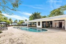 Beachfront Restaurant: Titled Beachfront Land Included in Sale! Great Business Opportunity!