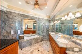 Palms #33: Exquisite titled beachfront property in the heart of Flamingo