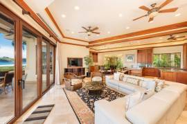 Palms #33: Exquisite titled beachfront property in the heart of Flamingo