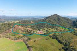 Finca Santa Elena: Mountain and Countryside Multiplex For Sale in 27 de Abril