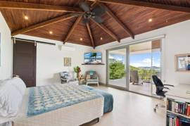 Casa Pickle on the Hill: Spacious Private Estate with Pickleball Court, Mature Gardens & Independent Guest Apartment