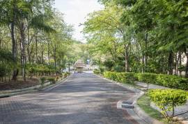 Valley Haven House: Where Sophistication and Nature Meet