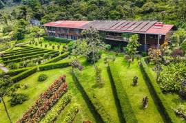 Celeste Mountain Lodge: Mountain Hotel/Resort/Hostel For Sale in Bijagua