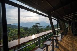 Celeste Mountain Lodge: Mountain Hotel/Resort/Hostel For Sale in Bijagua