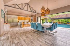 Delightful 5 Bedroom Home: in Hacienda Pinilla