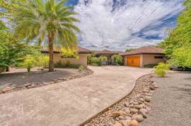 Delightful 5 Bedroom Home: in Hacienda Pinilla