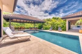 Delightful 5 Bedroom Home: in Hacienda Pinilla