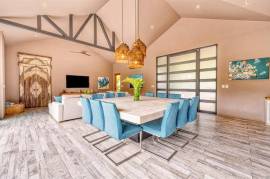 Delightful 5 Bedroom Home: in Hacienda Pinilla