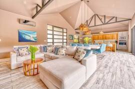 Delightful 5 Bedroom Home: in Hacienda Pinilla