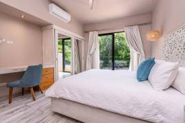 Delightful 5 Bedroom Home: in Hacienda Pinilla