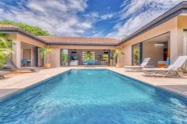 Delightful 5 Bedroom Home: in Hacienda Pinilla