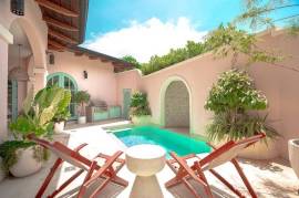 16 Calle La Ronda: Stylish Renovated Home with Plunge Pool in Beach Town - Steps from Playa Danta
