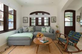 16 Calle La Ronda: Stylish Renovated Home with Plunge Pool in Beach Town - Steps from Playa Danta