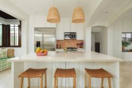 16 Calle La Ronda: Stylish Renovated Home with Plunge Pool in Beach Town - Steps from Playa Danta