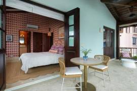 16 Calle La Ronda: Stylish Renovated Home with Plunge Pool in Beach Town - Steps from Playa Danta