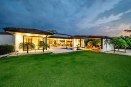 Casa Angelina: Luxury 4-Bedroom Home with Pool in Hacienda Pinilla, Steps from the Beach Casa Angelina: Luxury 4-Bedroom Home with Pool in Hacienda Pinilla, Steps from the Beach