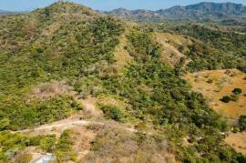 Huacas parcel, 2 min away from Educarte: Welcome to this extraordinary opportunity in Huacas!