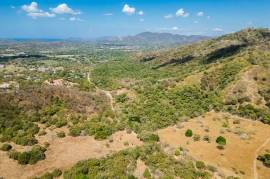 Huacas parcel, 2 min away from Educarte: Welcome to this extraordinary opportunity in Huacas!