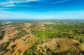 Huacas parcel, 2 min away from Educarte: Welcome to this extraordinary opportunity in Huacas!