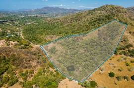 Huacas parcel, 2 min away from Educarte: Welcome to this extraordinary opportunity in Huacas!