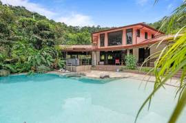 Finca Mei Tai: Enchanting property! Don't miss your chance to own a piece of paradise!