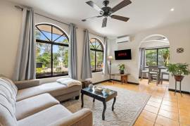 Laughing Gecko Suites: Beach Suites / Boutique Hotel For Sale