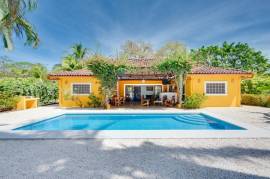 Villa La Josefina: Exclusive Estate with Three Villas and Two Pools in La Josefina, Tamarindo