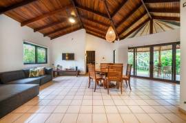 Villa Orquidea #17: Charming 2-Bedroom Tropical Villa with Private Pool, Steps from Playa Langosta