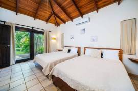 Villa Orquidea #17: Charming 2-Bedroom Tropical Villa with Private Pool, Steps from Playa Langosta