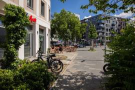 Ready to move: Sunny 2-bedroom family apartment with balcony in Schoneberg