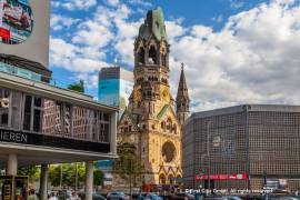 Ready to move: Sunny 2-bedroom family apartment with balcony in Schoneberg