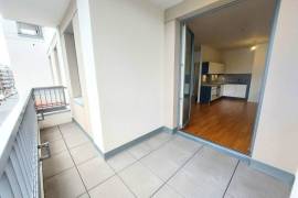 Ready to move: Sunny 2-bedroom family apartment with balcony in Schoneberg