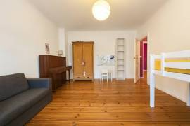 Ready to move: South-Facing 3-room apartment next to Brusseler Kiez Wedding