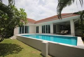 Luxury 3 Bed Pool Villa - Amazing Condition