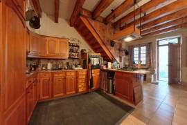 8 room, 324m2 Character property for sale in Nezignan l'eveque - 449 000 € *