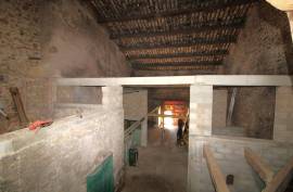 1 room, 230m2 Stone outhouse for sale in Gabian - 140 000 € * 1 room, 230m2 Stone outhouse for sale in Gabian - 140 000 € *