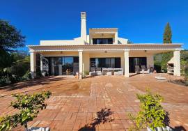 Elegant 3+1 Bedroom Villa with Panoramic Sea & Countryside Views near Loulé