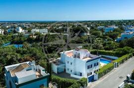 Tavira 4 Bed villa with heated pool, garden & energy-smart year-round comfort