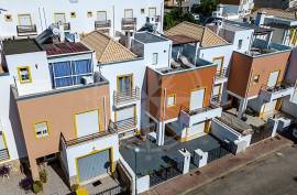 Exceptional 4 bed Villa with Private Pool & Sea-View Terrace in Tavira’s Miramar