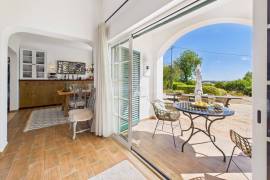 Elegant 4 bedroom Villa with Enchanting Garden and Pool near Tavira