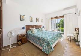 Elegant 4 bedroom Villa with Enchanting Garden and Pool near Tavira