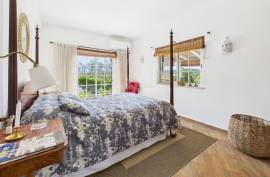 Elegant 4 bedroom Villa with Enchanting Garden and Pool near Tavira