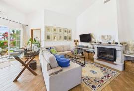 Elegant 4 bedroom Villa with Enchanting Garden and Pool near Tavira