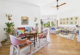 Elegant 4 bedroom Villa with Enchanting Garden and Pool near Tavira