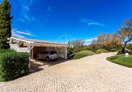 Elegant 4 bedroom Villa with Enchanting Garden and Pool near Tavira