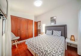 5 bedroom detached villa with private pool